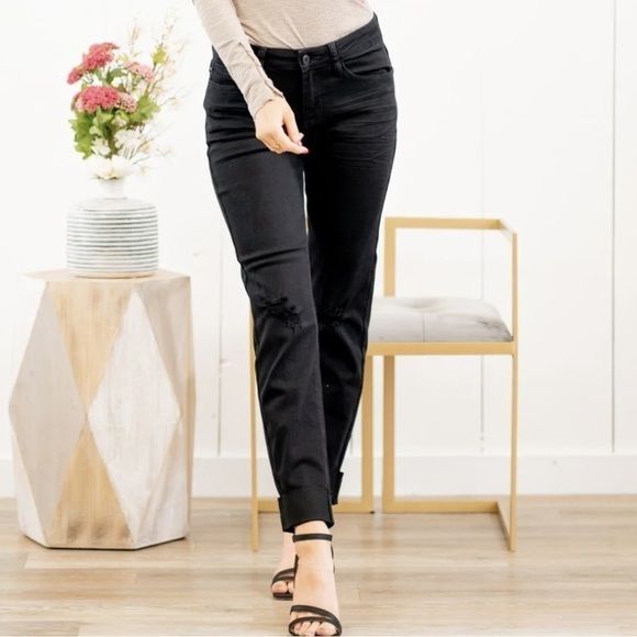 Judy Blue Lola Tapered Leg Black Jeans Distressed Knees Raw Hem Size 24 Women’s - Picture 1 of 11